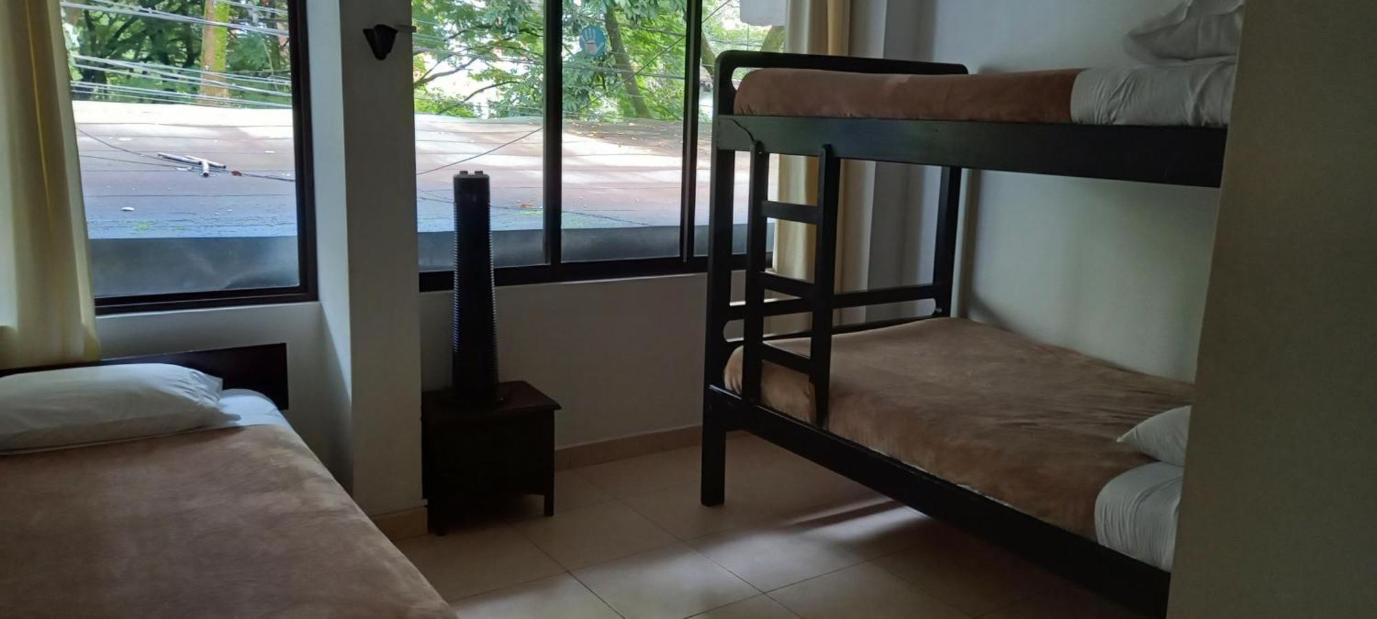 Casa Kiwi Hostel Medellin Room photo